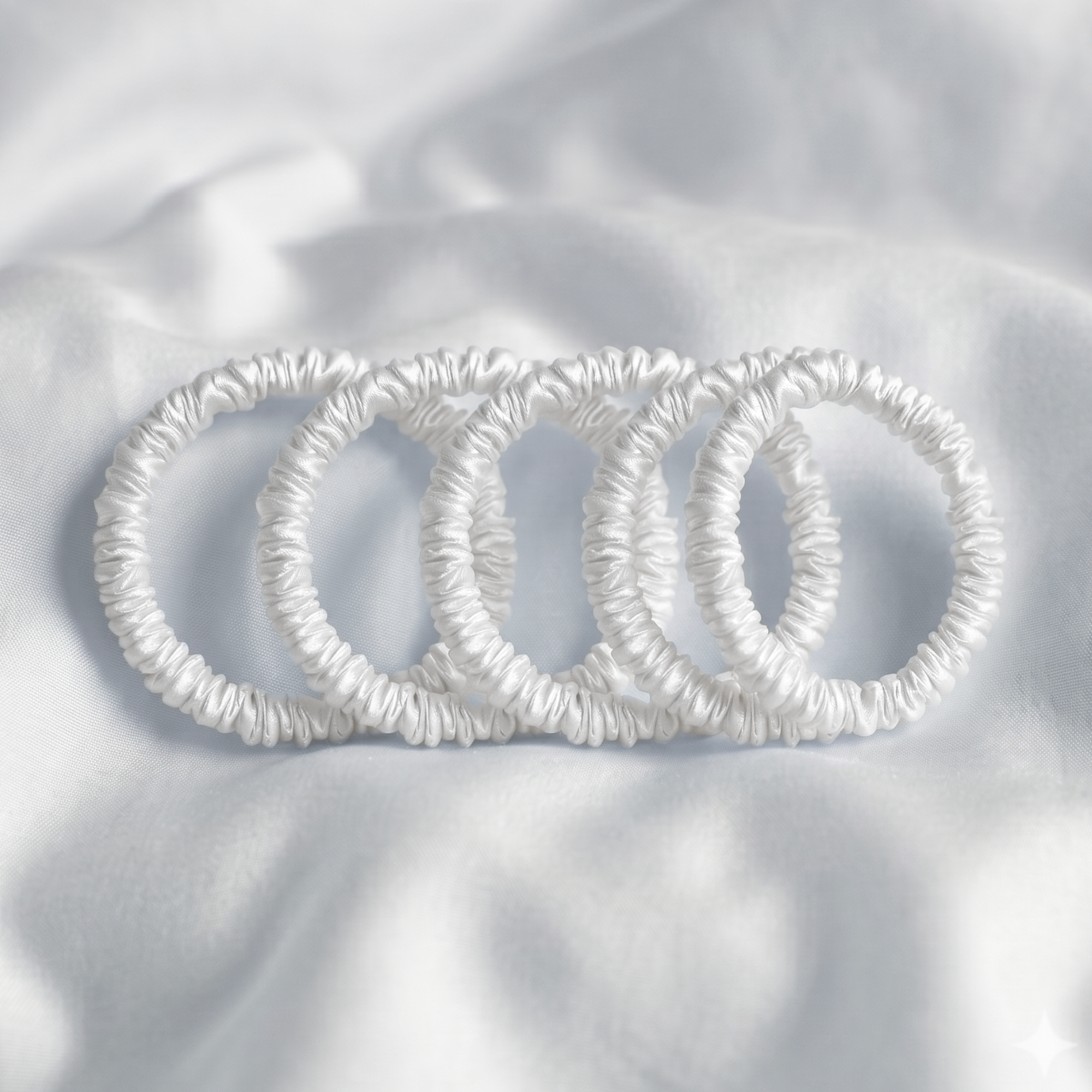 Zijden Scrunchies Cloud White Deluxe set van 5 - 22 Momme